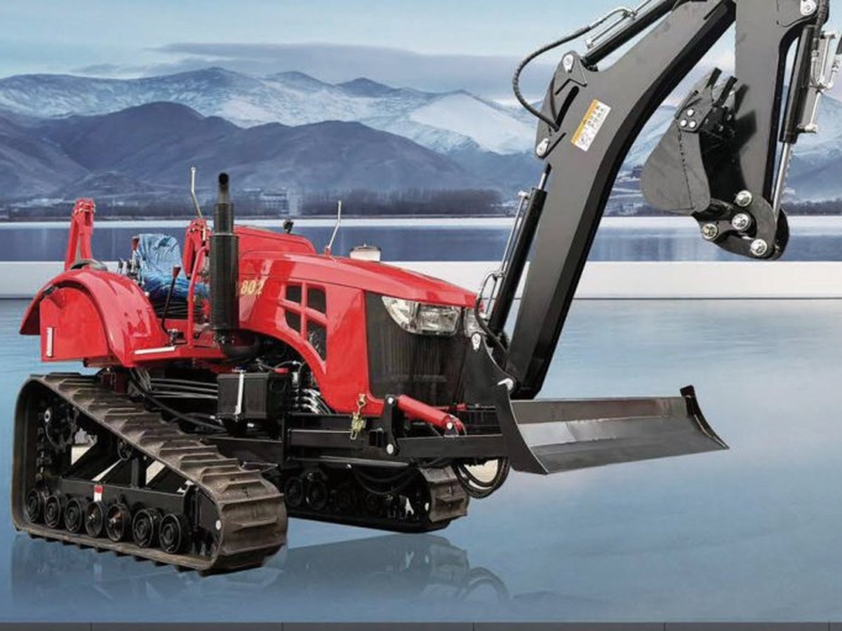 Crawler tractor with excavator
